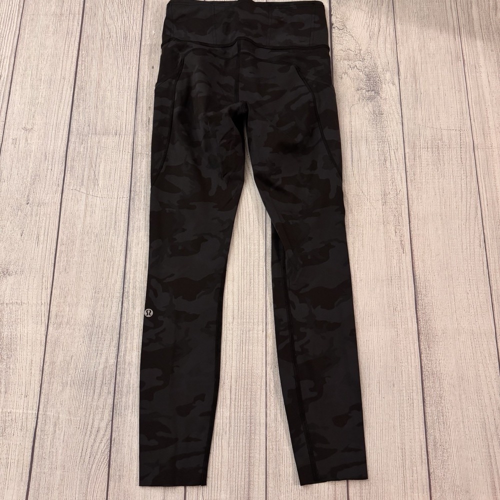 Lululemon Black Camo High Rise Leggings Side Pockets Women's Size 4 23" Inseam